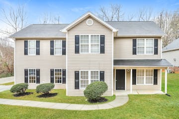 1901 SAVANNAS RUN DR GREENSBORO, NC 27405